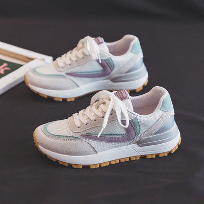 Γυναικεία μοντέρνα αθλητικά παπούτσια με κορδόνια κατάλληλα για το καλοκαίρι