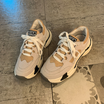 Sportiskas ikdienas sieviešu kedas no eko zamšādas ar mežģīnēm