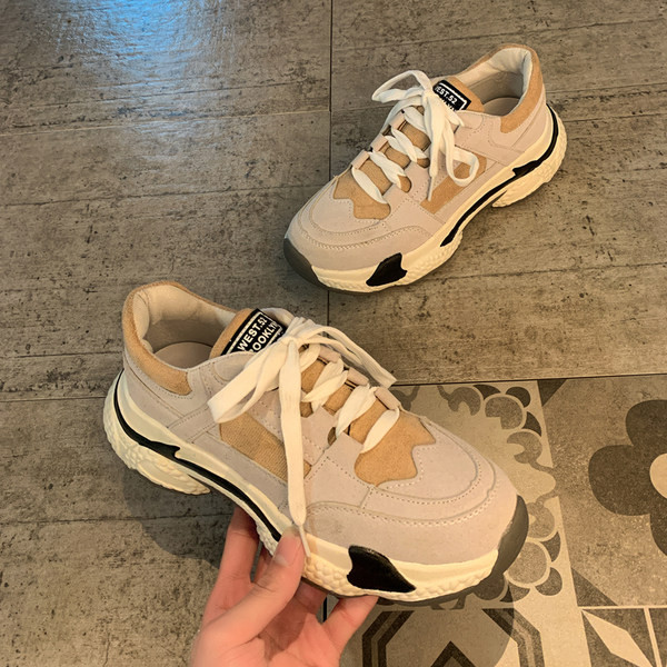 Sportiskas ikdienas sieviešu kedas no eko zamšādas ar mežģīnēm