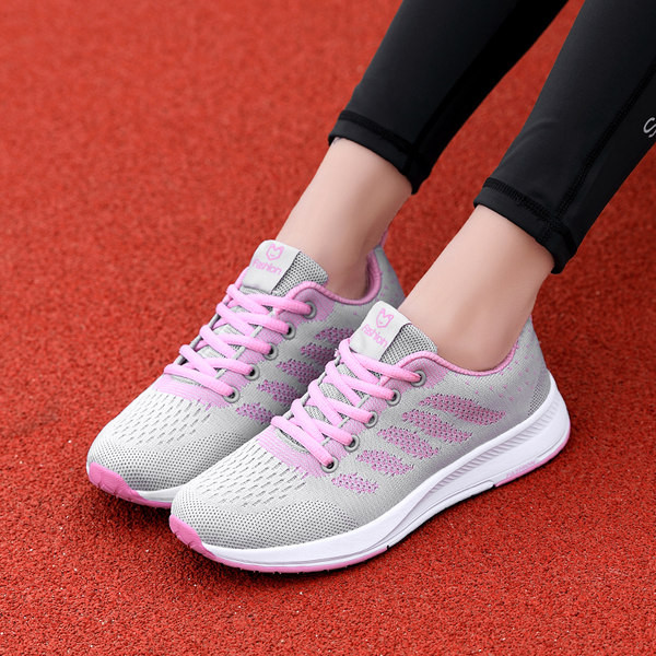 Sieviešu kedas no tekstila ar plakanu zoli