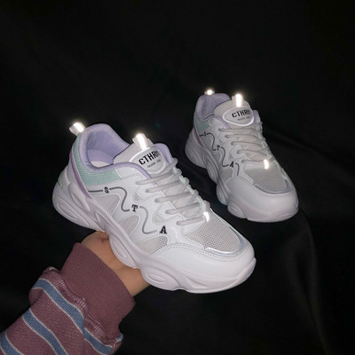 Γυναικεία αθλητικά παπούτσια με κορδόνια σε δύο χρώματα κατάλληλα για το καλοκαίρι