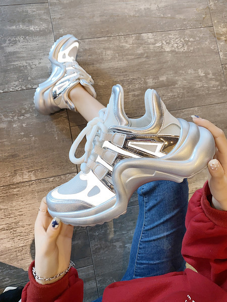 Νέο μοντέλο γυναικεία αθλητικά  παπούτσια με κορδόνια και τραχιά σόλα σε δύο χρώματα