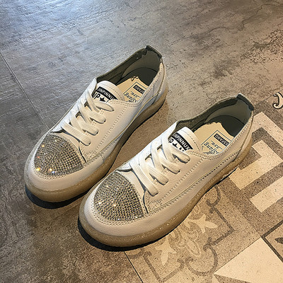 Γυναικεία αθλητικά παπούτσια με διακοσμητικές πέτρες και κορδόνια