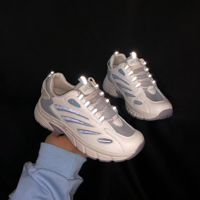 Γυναικεία αθλητικά παπούτσια σε τρία χρώματα με κορδόνια