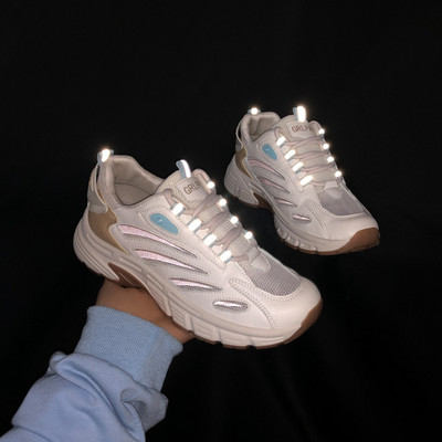 Γυναικεία αθλητικά παπούτσια σε τρία χρώματα με κορδόνια