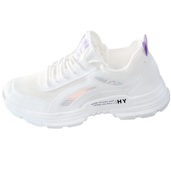 Νέο μοντέλο αθλητικά παπούτσια κατασκευασμένα από οικολογικό δέρμα και υφάσματα με τραχιά σόλα