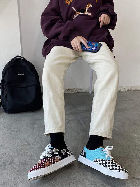 Γυναικεία χρωματιστά αθλητικά παπούτσια  με επίπεδη σόλα και κορδόνια