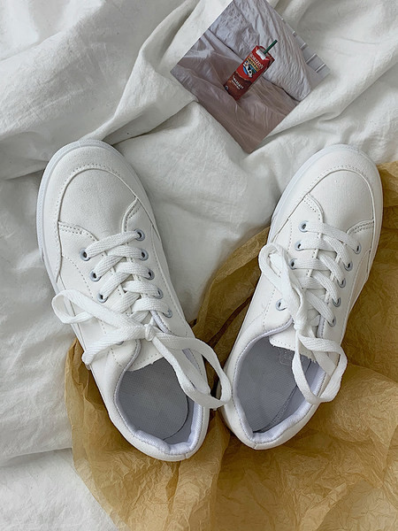 Γυναικεία κλασικά παπούτσια με κορδόνια και επίπεδη σόλα