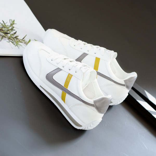 Μοντέρνα αθλητικά παπούτσια από δέρμα eco με κορδόνια