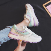 Γυναικεία μοντέρνα αθλητικά παπούτσια με κορδόνια και σόλα