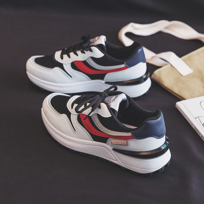 Γυναικεία μοντέρνα αθλητικά παπούτσια με κορδόνια και σόλα