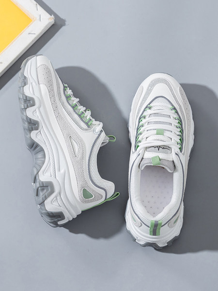 Νέο μοντέλο γυναικεία αθλητικά παπούτσια  από οικολογικό δέρμα με τραχιά σόλα