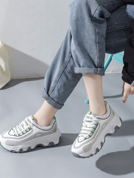 Νέο μοντέλο γυναικεία αθλητικά παπούτσια  από οικολογικό δέρμα με τραχιά σόλα