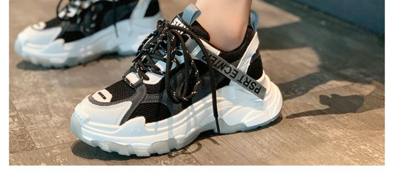 Model nou de adidasi de dama cu talpa aspra cu sireturi