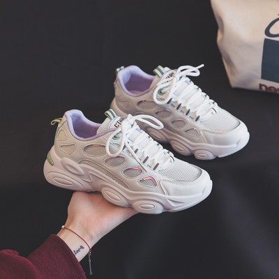 Γυναικεία καλοκαιρινά αθλητικά παπούτσια σε δύο χρώματα με κορδόνια και επίπεδη σόλα