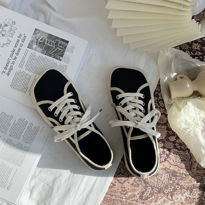 Casual αθλητικά παπούτσια με κορδόνια και επίπεδη σόλα