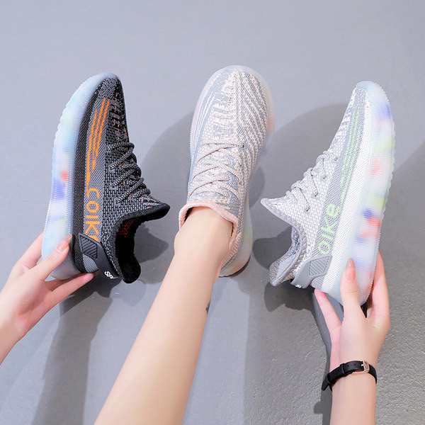 Γυναικεία αθλητικα παπούτσια με κορδόνια και επίπεδη σόλα