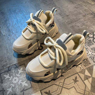 Γυναικεία αθλητικά παπούτσια διάφορα μοντέλα