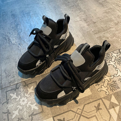 Γυναικεία αθλητικά παπούτσια διάφορα μοντέλα