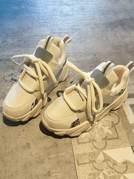 Γυναικεία αθλητικά παπούτσια διάφορα μοντέλα