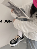 Γυναικεία μοντέρνα αθλητικά παπούτσια με κορδόνια και άνιμαλ πριντ