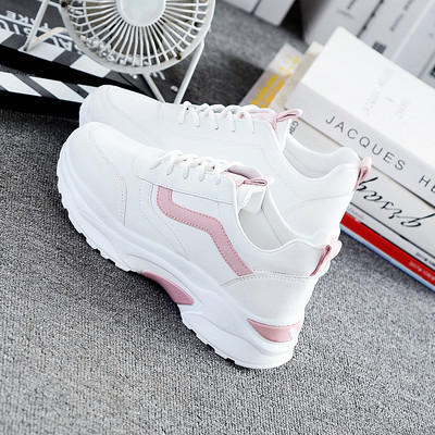 Γυναικεία αθλητικά παπούτσια από οικολογικό δέρμα με τραχιά σόλα