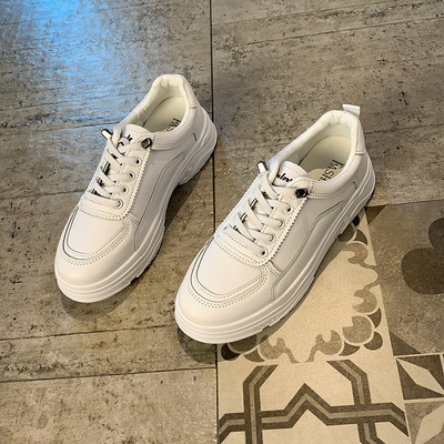 Νέο μοντέλο γυναικεία αθλητικά παπούτσια με κορδόνια και επίπεδη σόλα σε λευκό και πορτοκαλί χρώμα