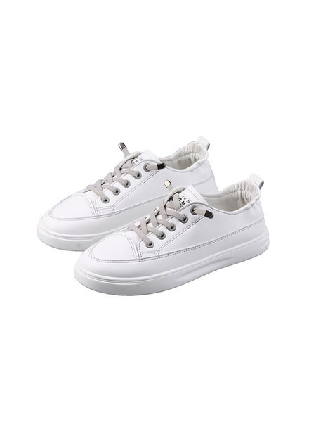 Γυναικεία αθλητικά παπούτσια από οικολογικό δέρμα με επιγραφή