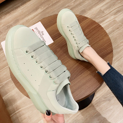 Sieviešu kedas tīrs modelis no eko ādas