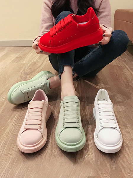 Sieviešu kedas tīrs modelis no eko ādas