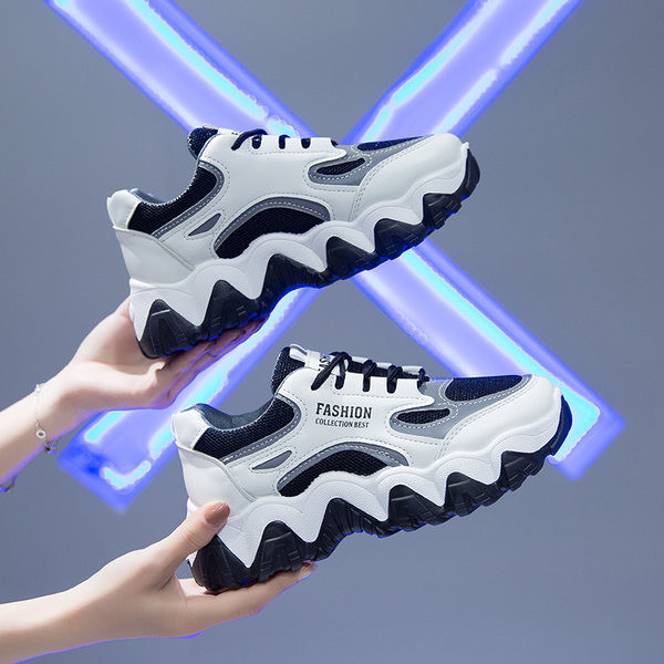 Γυναικεία αθλητικά παπούτσια με τραχιά σόλα και κορδόνια