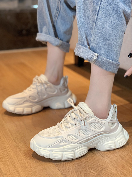 Γυναικεία casual αθλητικά παπούτσια με τραχιά σόλα - σε μαύρο και μπεζ χρώμα