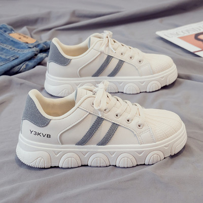 Λευκά, σπορ γυναικεία αθλητικά παπούτσια - κατάλληλα για την άνοιξη