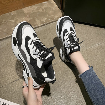 Σύγχρονα γυναικεία αθλητικά παπούτσια - διάφορα μοντέλα