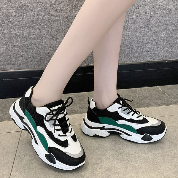 Σύγχρονα γυναικεία αθλητικά παπούτσια - διάφορα μοντέλα