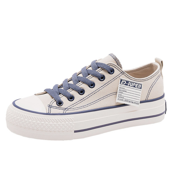 Sieviešu apmaksātas kedas ar šņorēm un plakanu zoli