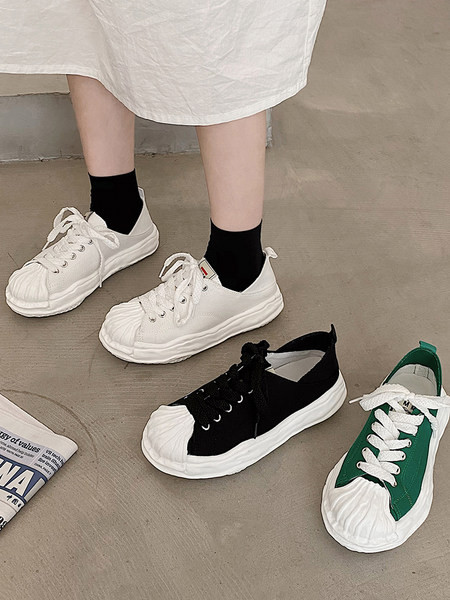 Casual αθλητικά παπούτσια με έμβλημα και κορδόνια για γυναίκες