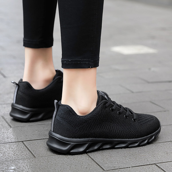 Ανοιξιάτικα γυναικεία αθλητικά παπούτσια από ύφασμα με επίπεδη σόλα