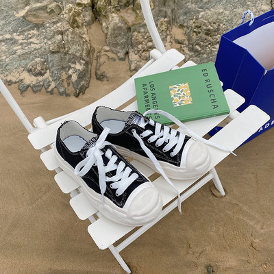 Γυναικεία αθλητικά παπούτσια με επίπεδη σόλα - σε τρία χρώματα