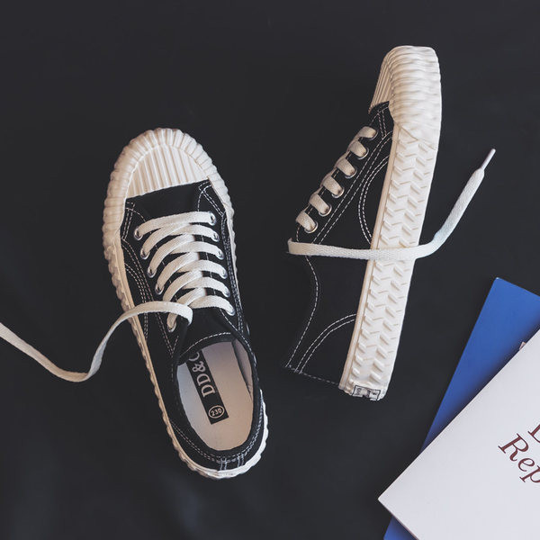 Γυναικεία καλοκαιρινά αθλητικά παπούτσια με επίπεδη σόλα και κορδόνια σε διάφορα χρώματα