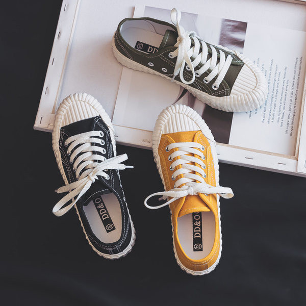 Γυναικεία καλοκαιρινά αθλητικά παπούτσια με επίπεδη σόλα και κορδόνια σε διάφορα χρώματα