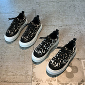 Μοντέρνα γυναικεία αθλητικά παπούτσια με άνιμαλ εκτύπωση και επίπεδη σόλα