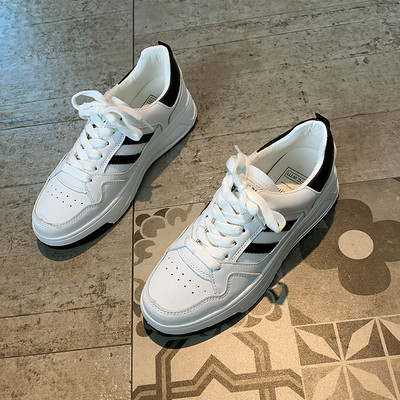 Γυναικεία αθλητικά παπούτσια από οικολογικό δέρμα με κορδόνια