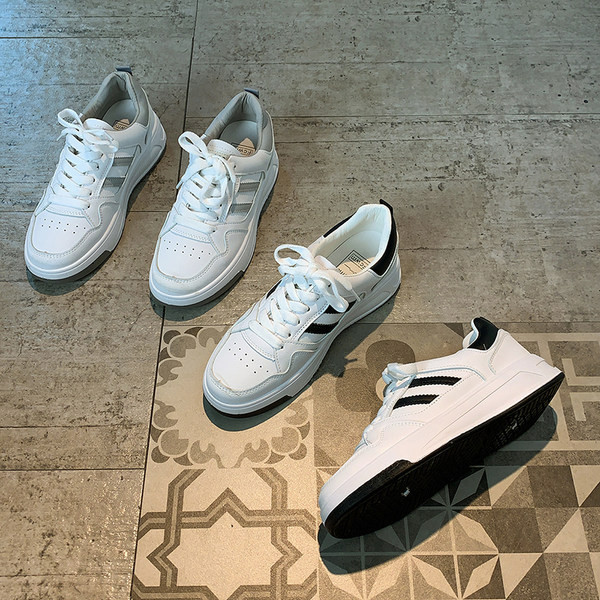 Γυναικεία αθλητικά  παπούτσια από οικολογικό δέρμα με κορδόνια