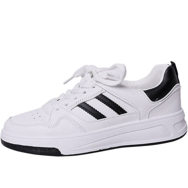 Γυναικεία αθλητικά  παπούτσια από οικολογικό δέρμα με κορδόνια