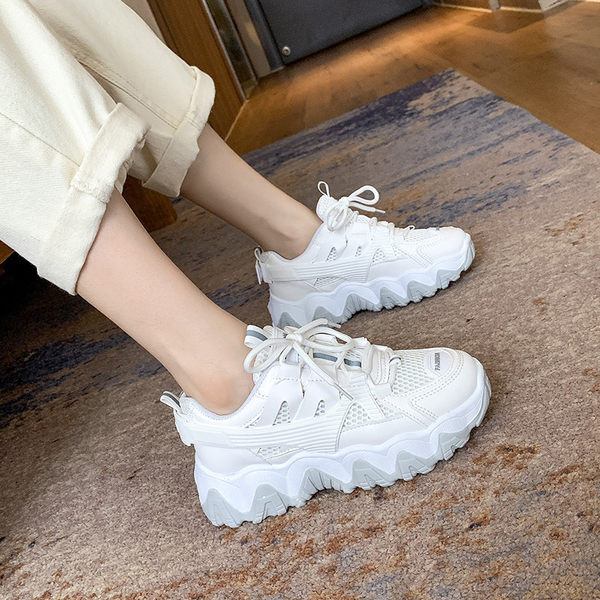 Νέο μοντέλο έκο δερμάτινα αθλητικά παπούτσια  με τραχιά σόλα