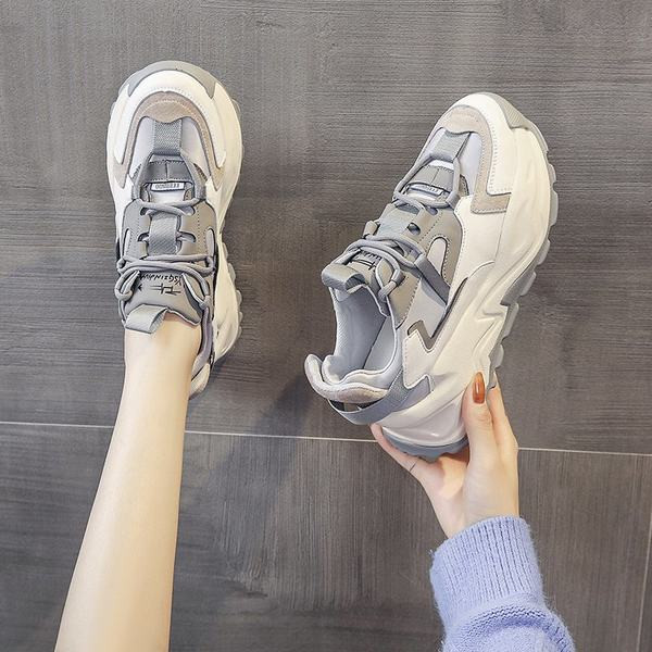 Γυναικεία αθλητικά παπούτσια από οικολογικό δέρμα με τραχιά σόλα