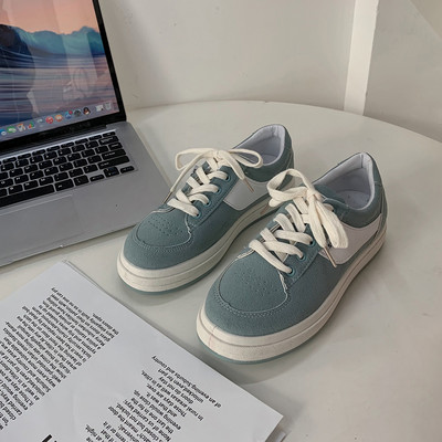 Μοντέρνα γυναικεία αθλξτικά παπούτσια με κορδόνια