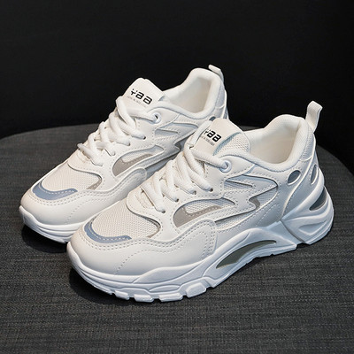 Μοντέρνα αθλητικα παπούτσια για γυναίκες με τραχιά σόλα