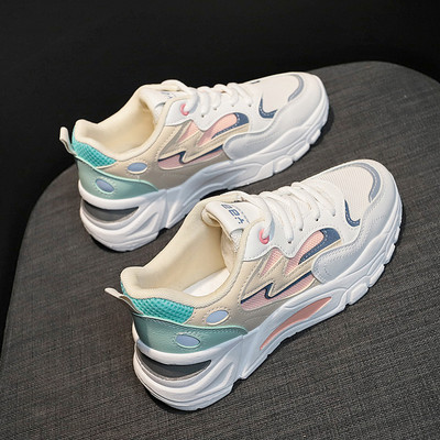 Μοντέρνα αθλητικα παπούτσια για γυναίκες με τραχιά σόλα